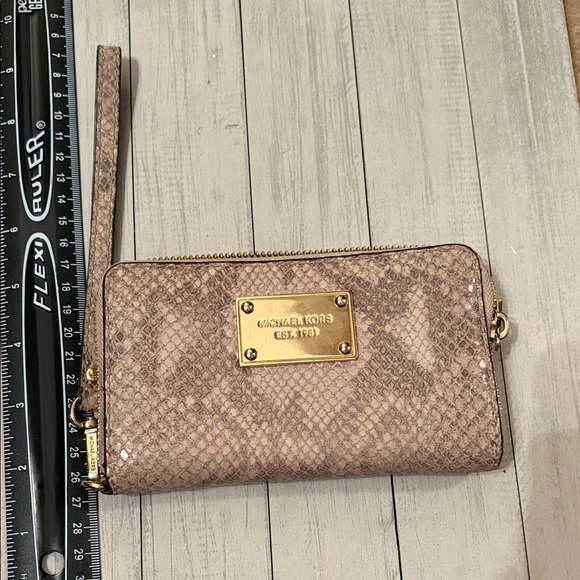 Michael Kors Brown Snakeskin Wristlet Clutch - Picture 1 of 9